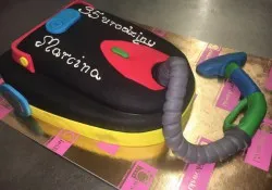 Tort w kształcie odkurzacza Tort w kształcie odkurzacza