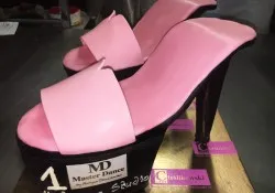 Tort w kształcie szpilek Tort w kształcie szpilek