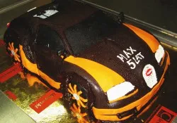 Tort w kształcie samochodu Bugatti Tort w kształcie samochodu Bugatti