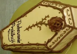 Tort w kształcie trumny Tort w kształcie trumny